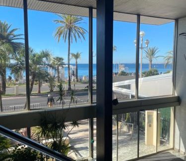 Carre d'Or House | Studio with Terrace & Rooftop Pool in Promenade des Anglais