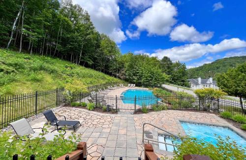 Mont-Tremblant Village Apartment | Studio Woodland by Gestion ELITE