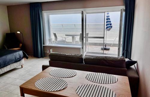 Wenduine Apartment | Studio Zeevonk Panoramic Sea View