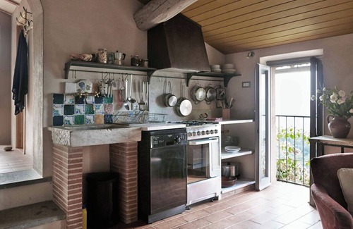Camaiore Apartment | Studiolo, delightful tuscan apartment