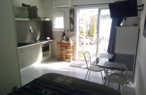 Vias House | Studios - Bord de Plage
