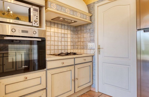 Ordonnac House | Stunning private villa for 6 guests with WIFI, private pool, TV, terrace and pets allowed