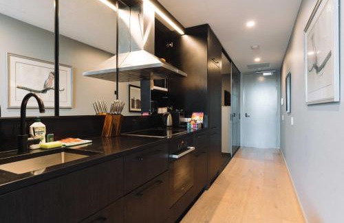 Kingston Apartment | Stunning 1-Bed Above Foreshore with Water Views
