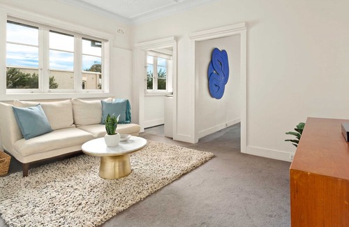 Kirribilli Apartment | Stunning 1-Bed Unit with Sydney Harbour Views