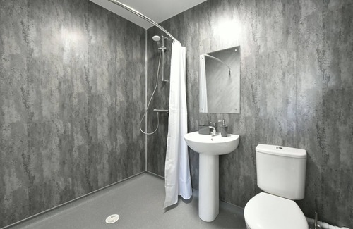 Pontefract Apartment | Stunning 1 bedroom apartment