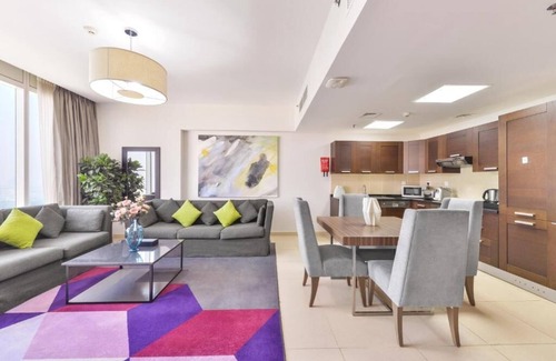 Trade Center Apartment | Stunning 1 Bedroom w/Infinity Pool Near DWTC
