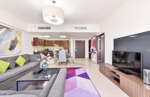 Trade Center Apartment | Stunning 1 Bedroom w/Infinity Pool Near DWTC