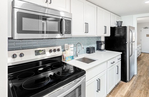 Myrtle Beach Condo | Stunning 14th-floor oceanfront condo with beach views, hot tubs & pools
