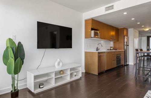 Downtown Vancouver Apartment | Stunning 1BD in Heart of Downtown