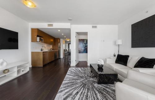 Downtown Vancouver Apartment | Stunning 1BD in Heart of Downtown
