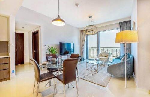 Dubai Apartment | Stunning 1BR Apartment at Harbour Views Dubai Creek
