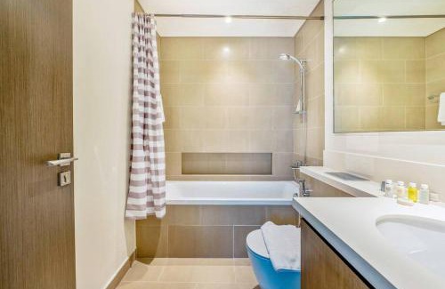 Dubai Apartment | Stunning 1BR Apartment at Harbour Views Dubai Creek