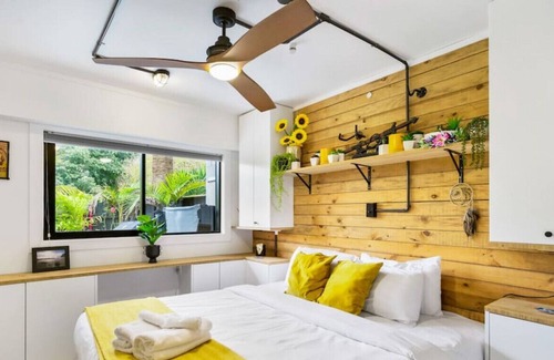 Mount Eden House | Stunning 1BR Central Apt in Mt Eden | Spa | WiFi