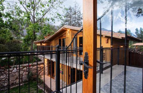 Urubamba House | Stunning 1BR House in Camino Real