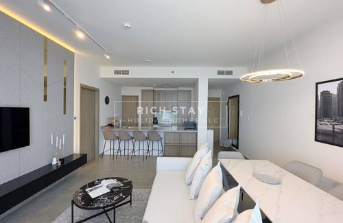 Jebel Ali Apartment | Stunning 1BR in Stella Maris, City View, Marina