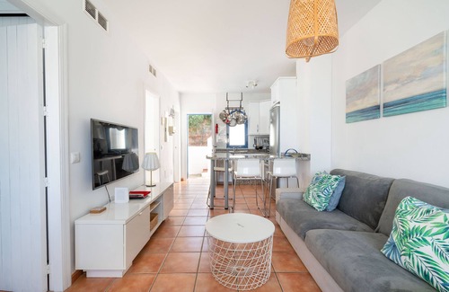 San Jose Apartment | Stunning 2 bed apartment- private terraces, shared pool and BBQ area great views