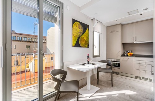 Barceloneta Apartment | Stunning 2-Bedroom Apartment with Sea View in Barceloneta