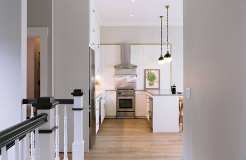 Downtown Berkeley Condo | Stunning 2 bedroom flat in charming Berkeley Victorian with AC, WiFi.