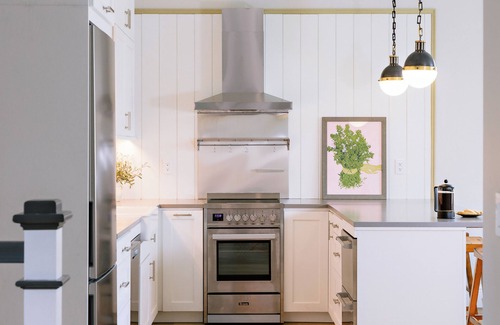 Downtown Berkeley Condo | Stunning 2 bedroom flat in charming Berkeley Victorian with AC, WiFi.