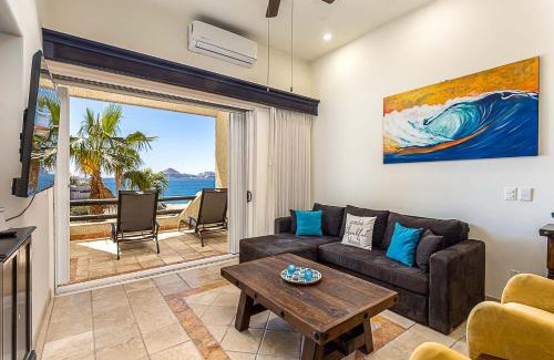 Cabo Bello Apartment | Stunning 2 BR with Ocean Views & Jacuzzi by the Beach