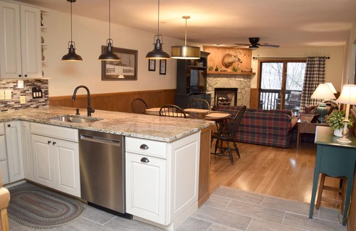 Sugar Mountain Condo | Stunning 2B Condo w/Private Trail to Slopes!