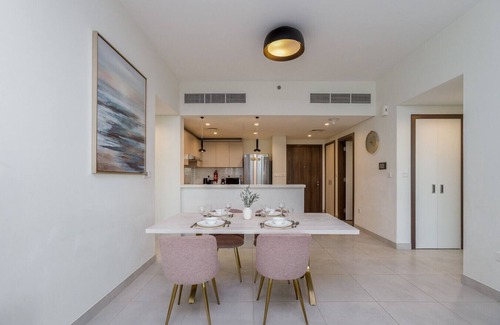 Bur Dubai Apartment | Stunning 2BR Apartment in 1 Residence, Zabeel