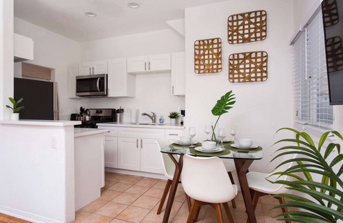 Golden Hill Apartment | Stunning 2BR Apt | Central SD, Parking + WiFi