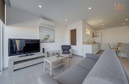 Mellieha Apartment | Stunning 2BR Penthouse with Terrace in Mellieħa