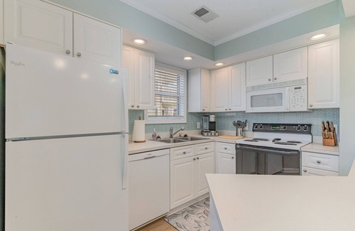 Cherry Grove Beach Condo | Stunning 2BR 4beds waterfront condo close to the beach!