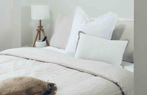 Queanbeyan East Apartment | Stunning 2brm Apartment Close to Canberra