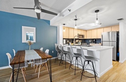 Hudson Condo | Stunning 3/2, Waterfront, sleeps up to 7,#211
