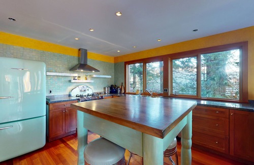 Blueberry Hill House | Stunning 3 Bedroom/3.5 Bathroom Blueberry house with breathtaking Mountain Views