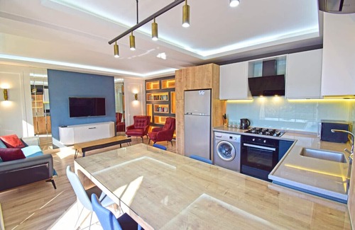 Hisaronu Apartment | Stunning 3 Bedroom 3 Bathroom Apartment With Private Roof Terrace & Free WIFI
