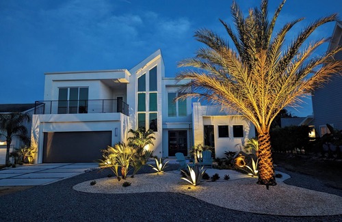 Ormond-by-the-Sea House | Stunning 3-bedroom Contemporary Catagory 5 Hurricane home in Ormond by the Sea