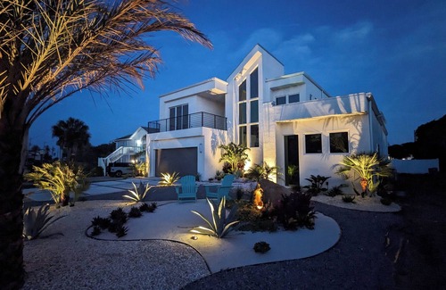 Ormond-by-the-Sea House | Stunning 3-bedroom Contemporary Catagory 5 Hurricane home in Ormond by the Sea