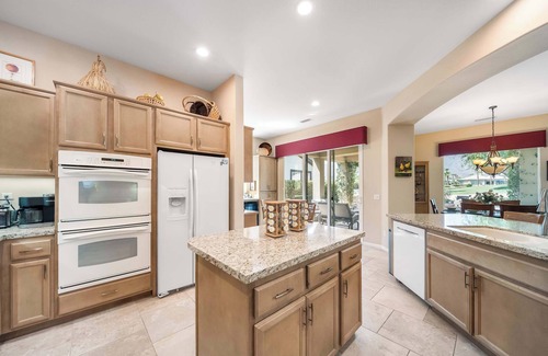 La Quinta House | Stunning 3BD 3BR w Casita Golf VIew Community Pool