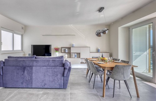 Ta' Xbiex Apartment | Stunning 3BR Apartment with Marina Views