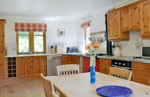 Arrochar House | Stunning 4-Bed Cottage S/C