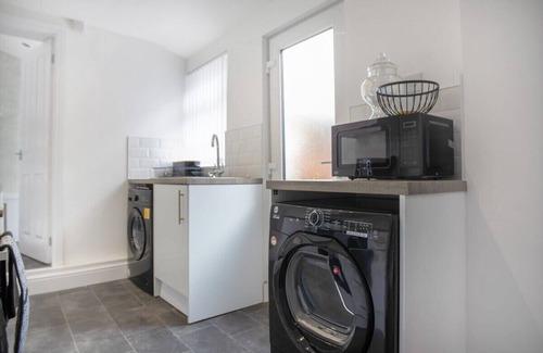 Sunderland House | Stunning 4-Bedroom, 2 Bathrooms in Sunderland
