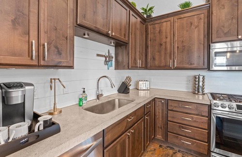 Eagle House | Stunning 4 Bedroom Home in Eagle
