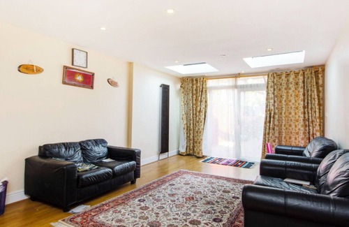 Latchmere House | Stunning 4-Bedroom Property Near Clapham Junction – London Living at Its Best!