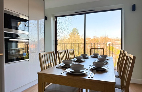Sheffield House | Stunning 4- BR Townhouse for 8
