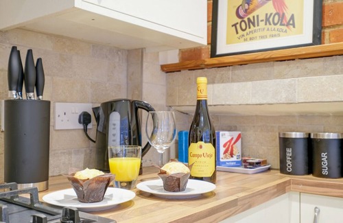 Reading House | Stunning 4 Storey House in Reading w/Parking, Garden, WiFi, Netflix & PS4!