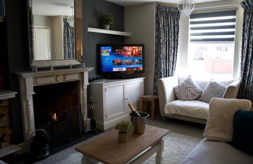 Pershore House | Stunning 5 Bedroom Victorian home with optional hot tub