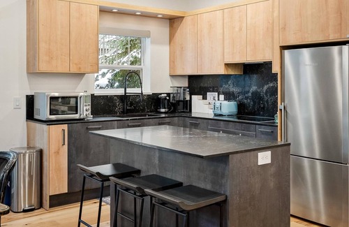 Blueberry Hill House | Stunning 5 Star one level townhouse Blueberry Hills Deer Run