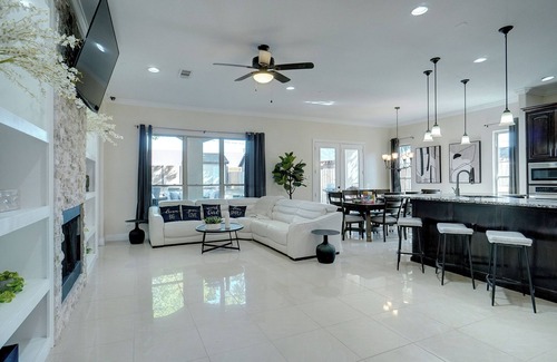 Irving House | Stunning 5br 4ba with game room near DFW and LOVE Field