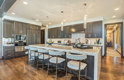 Deer Valley House | Stunning 6-Bedroom Chalet in Heart of Park City by RedAwning