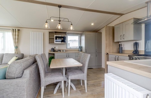 Pakefield House | Stunning 6 berth caravan with full sea views for hire in Suffolk ref 68026CV
