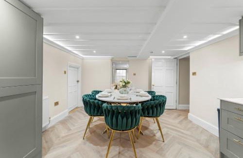 Bath City Centre Apartment | Stunning Abode in Central Bath