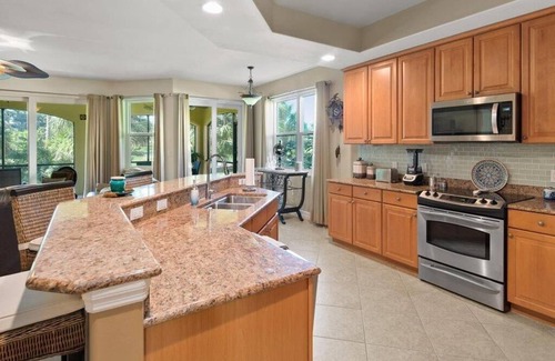Hammock Bay Condo | Stunning and sleek 3 bedroom Condo in Hammock Bay. 5 Minutes to Marco Island !